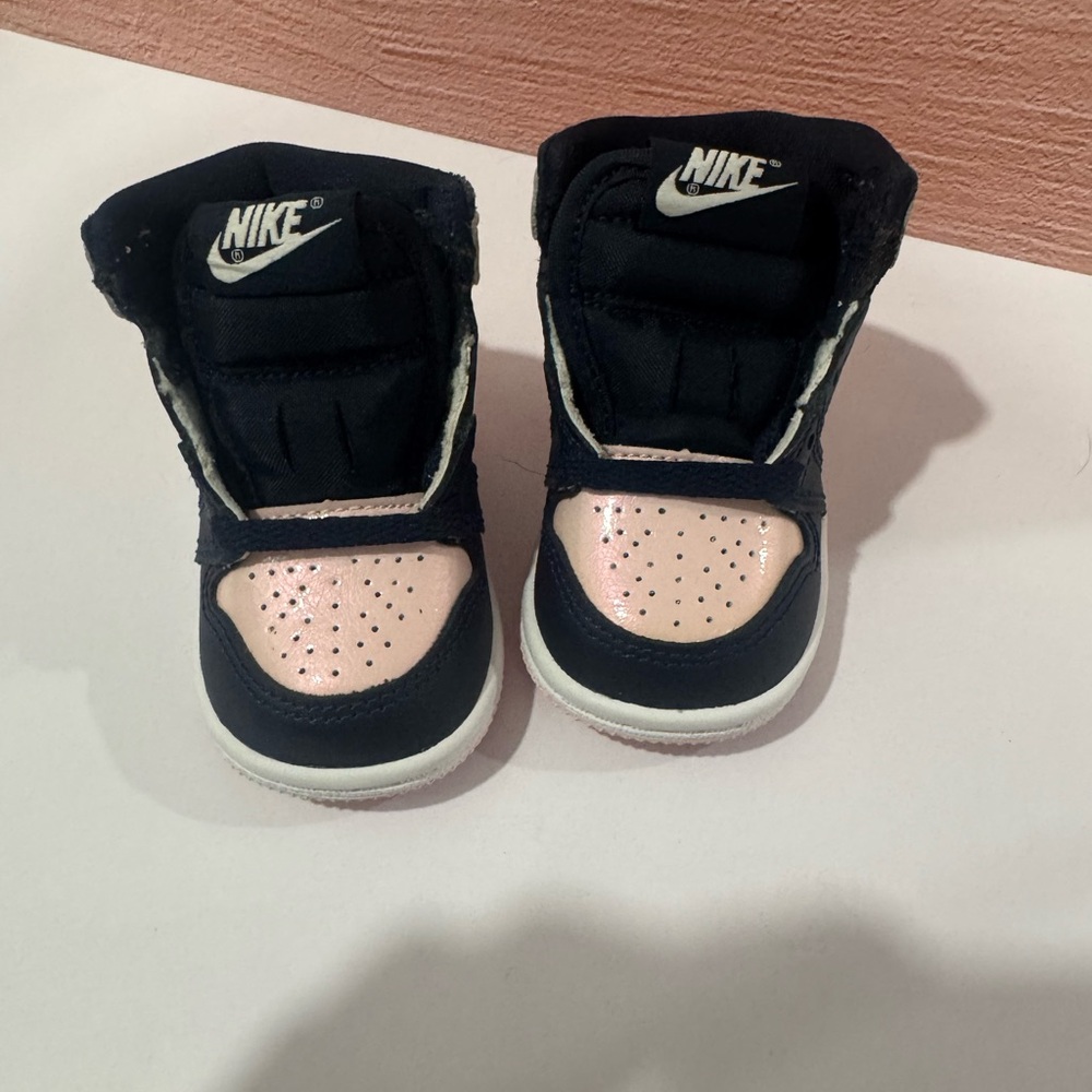 Nike Air Jordan 1 Retro High OG "Atmosphere Bubble gum - Picture 4 of 12